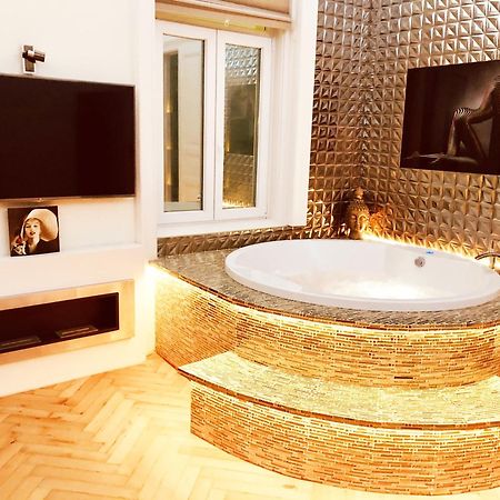 Budapest Eye Presidential With Jacuzzi & Sauna 外观 照片