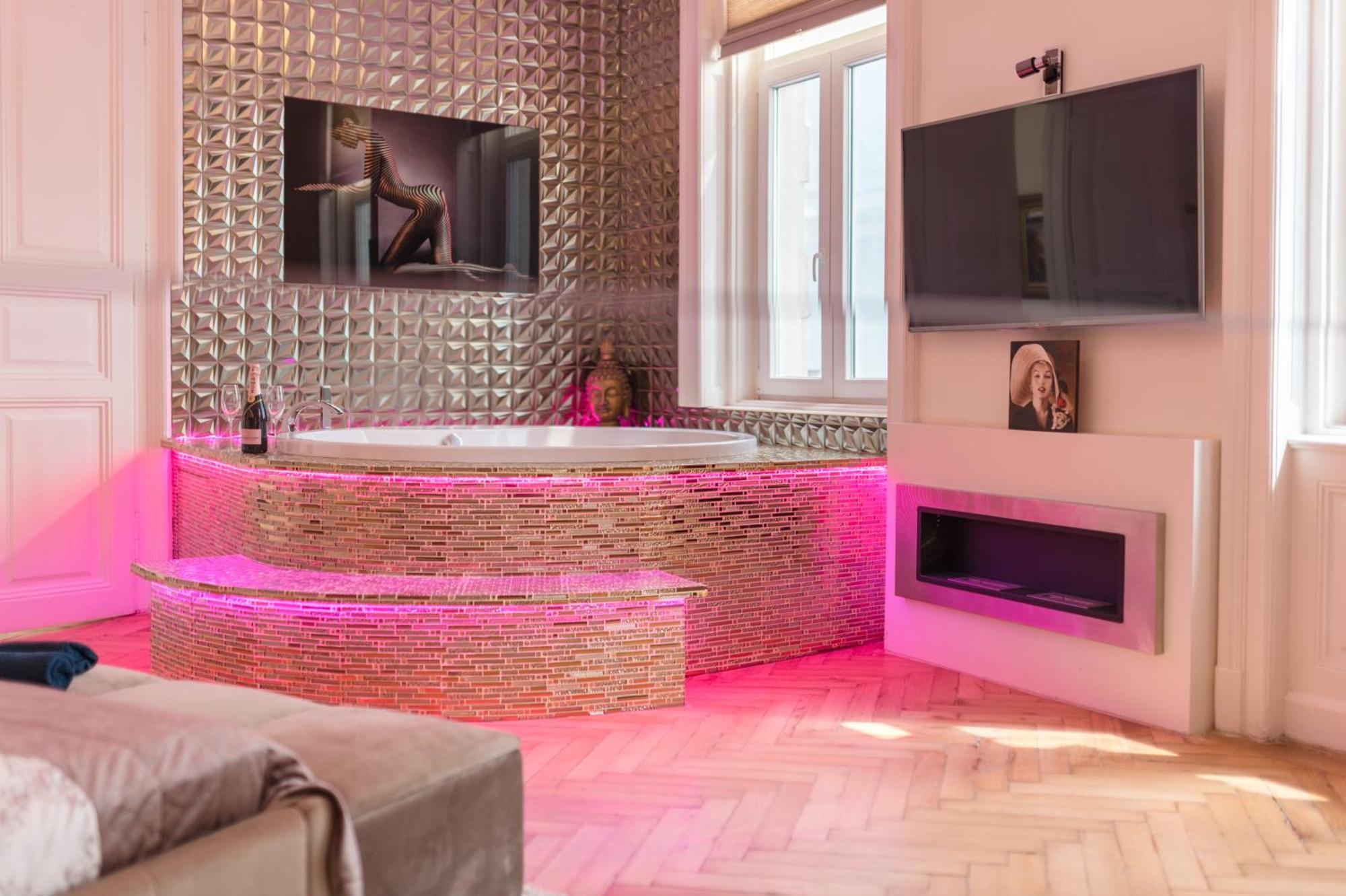 Budapest Eye Presidential With Jacuzzi & Sauna 外观 照片